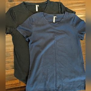 Two Banana Republic Perfect Tees in Navy and Black, Size Small